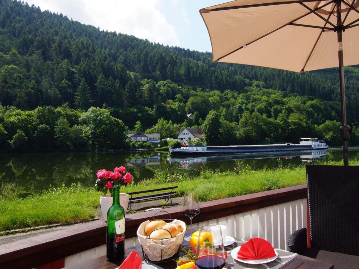 Altes Faehrhaus An Der Mosel Anno1633 Apartment Traben-Trarbach Bagian luar foto