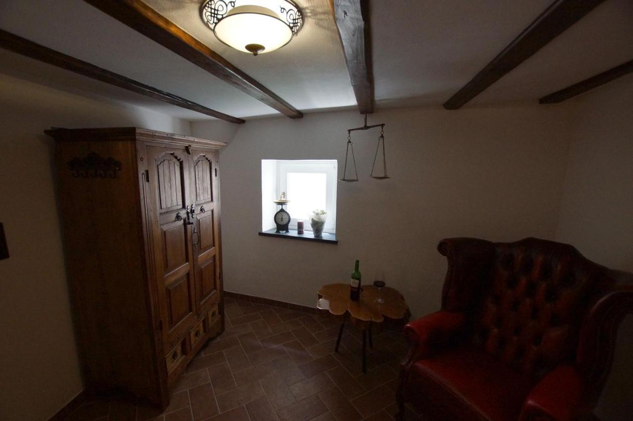 Altes Faehrhaus An Der Mosel Anno1633 Apartment Traben-Trarbach Bagian luar foto