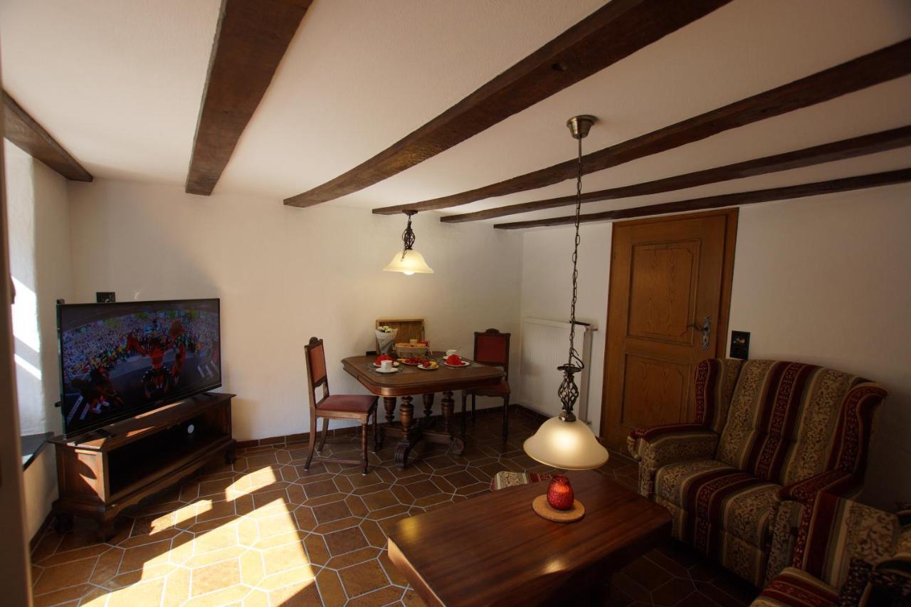 Altes Faehrhaus An Der Mosel Anno1633 Apartment Traben-Trarbach Bagian luar foto